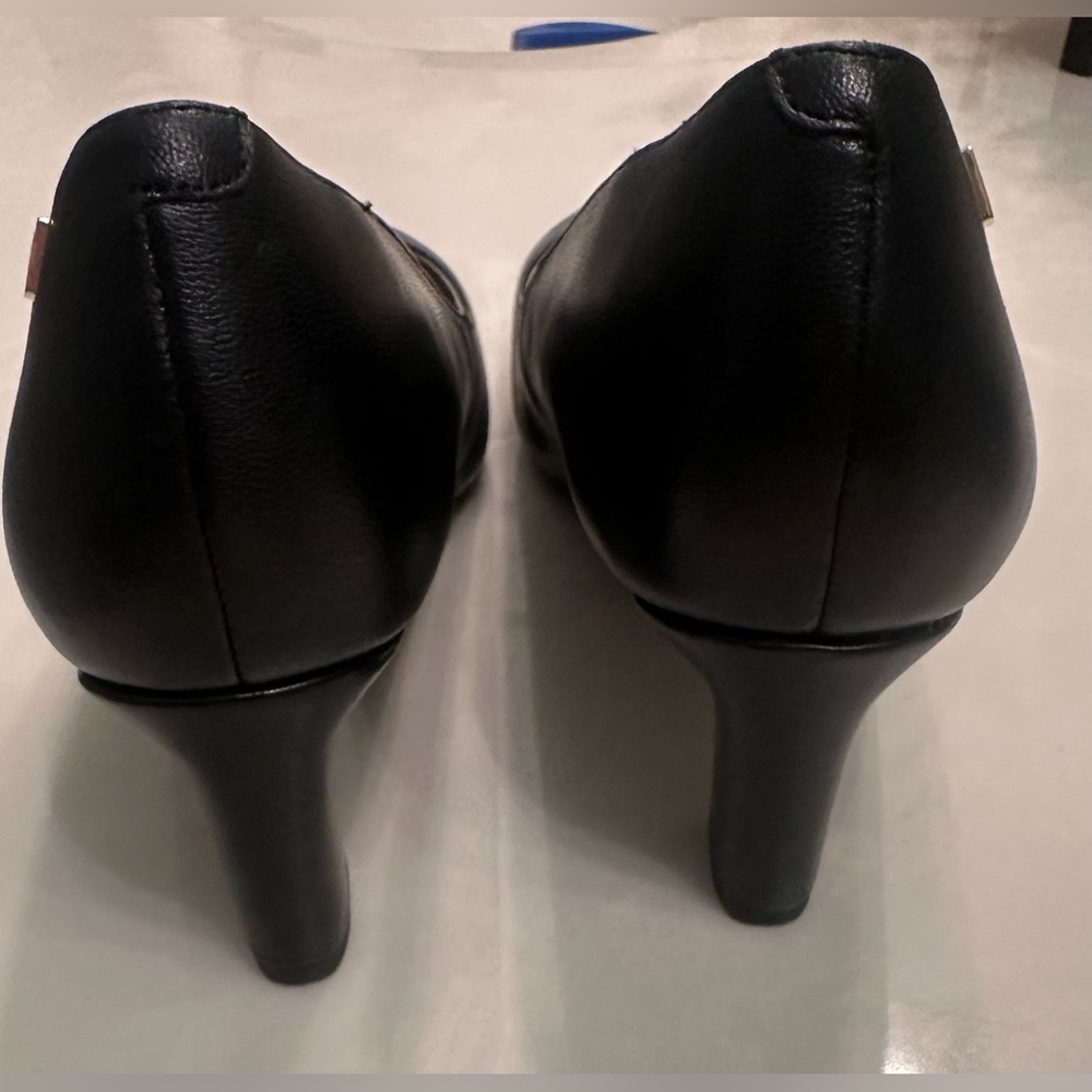 VIONIC heels - Picture 5 of 11